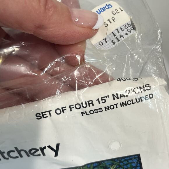 Bucilla Vintage Stitchery Ribbon & Tulips Stamped Fabric 15" Napkins Set of 4 - Picture 2 of 8